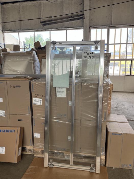 Стъклена врата