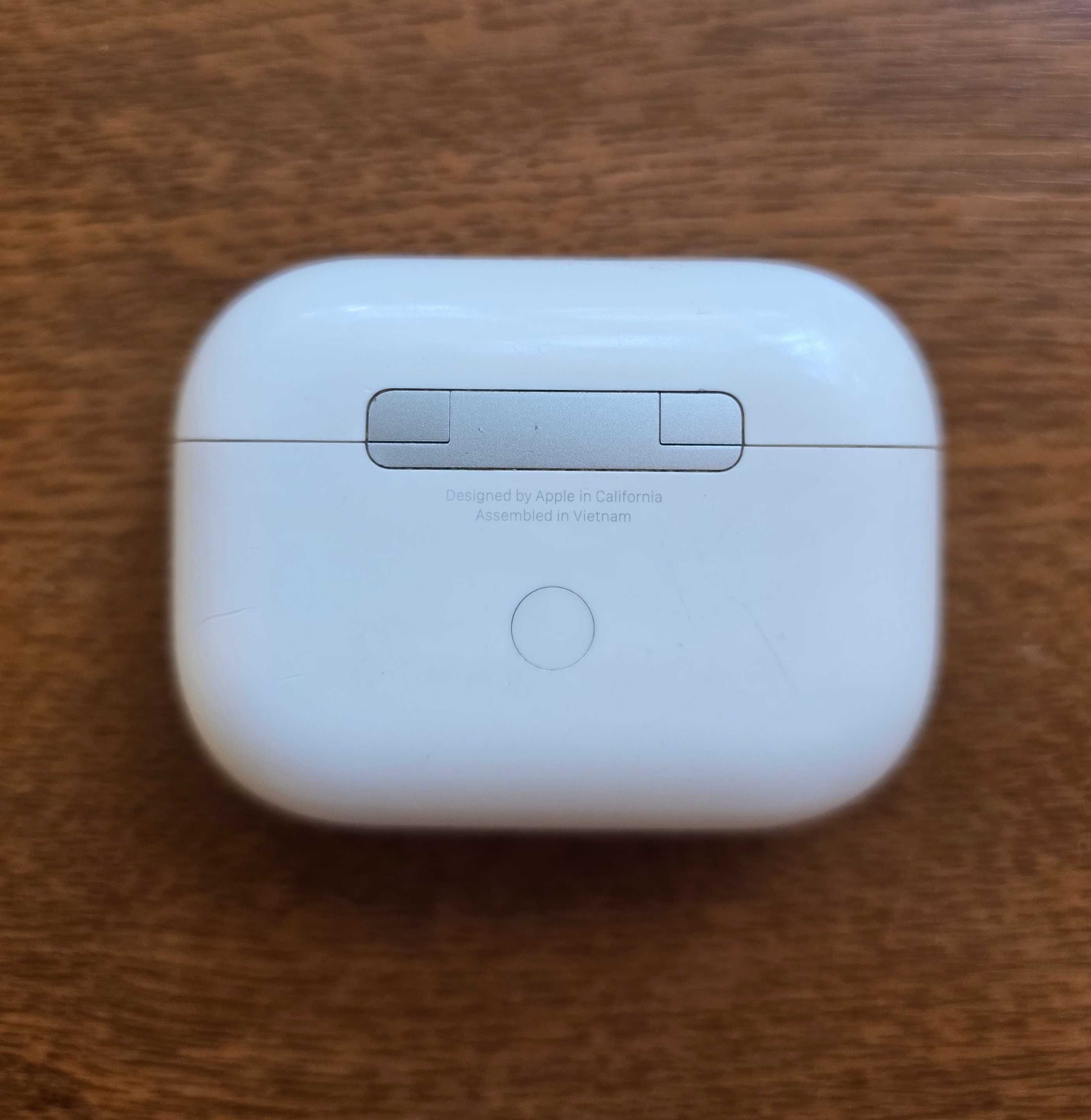 Продам кейс Airpods Pro 1 (A2190) и не работающий правый наушник