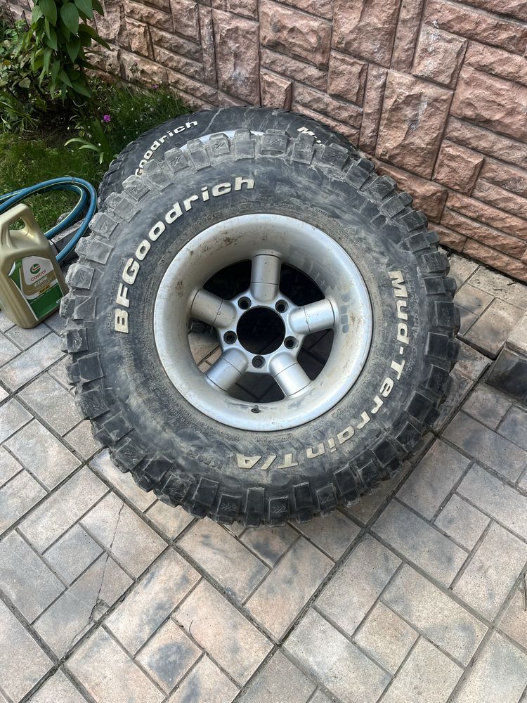 Гуми BF GOODRIDGE 32/11.5 /15 с джанти -44 j10