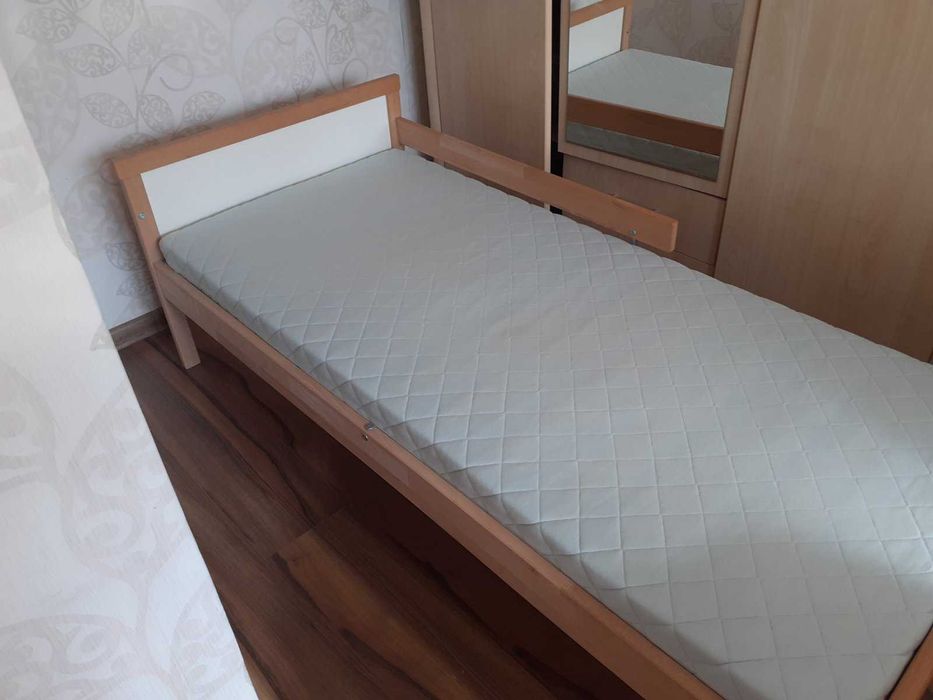 Единично легло с матрак