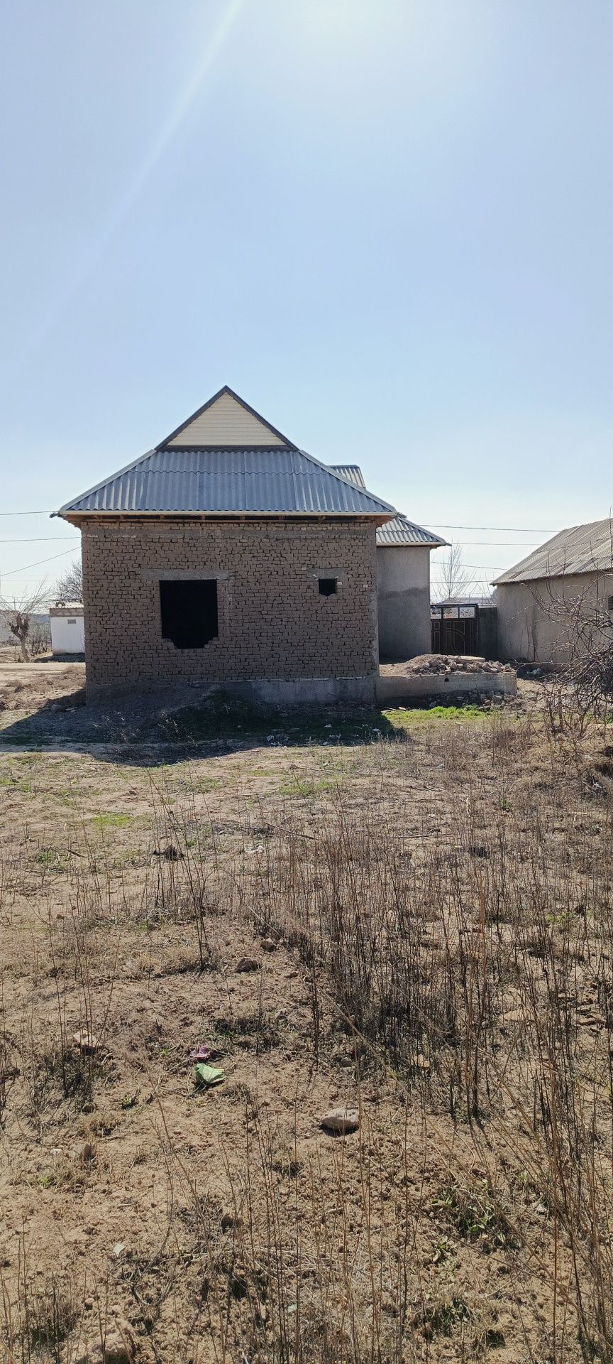 Уй сотлади. Ховли