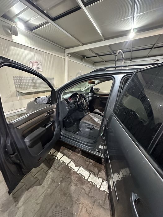 Vând vw touran 1.9 tdi