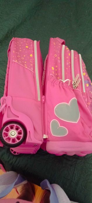 Ghiozdan/troler Disney printese deosebit, nou, 4 intr-unul