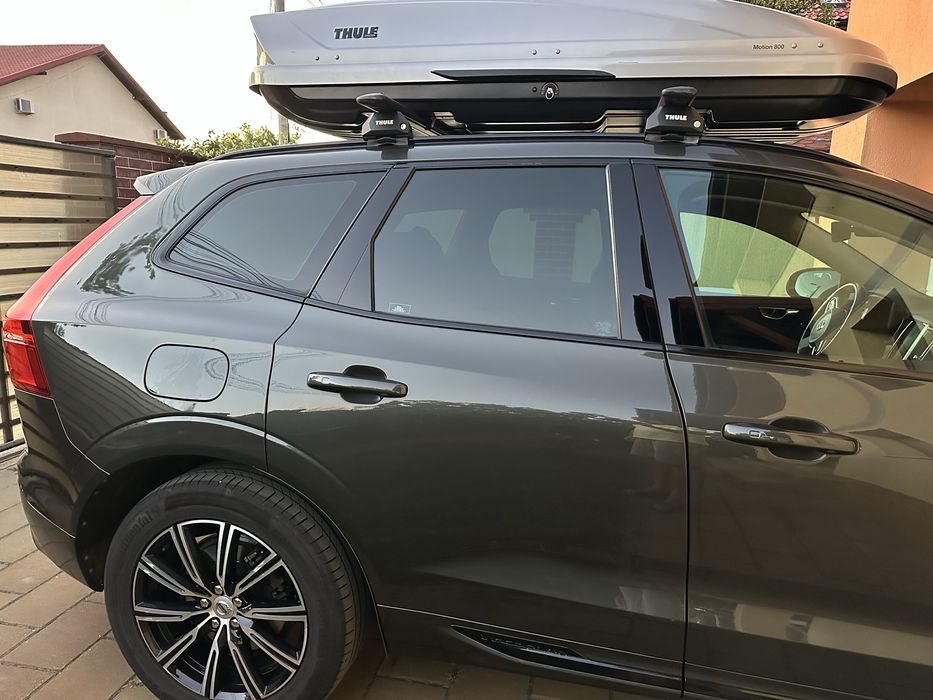 Inchiriez cutie Thule Motion 800