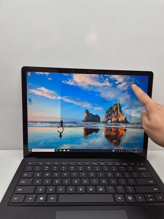 Microsoft Surface  Core i5-1035G7 4 yadro / 8 potok 8/256 GB M.2 NVMe