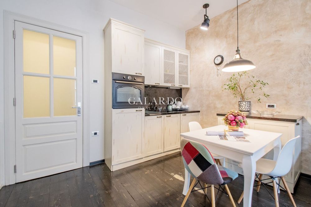 Дава се под наем Двустаен апартамент в София, Център - 60 кв.м за 880 € - Снимка #3