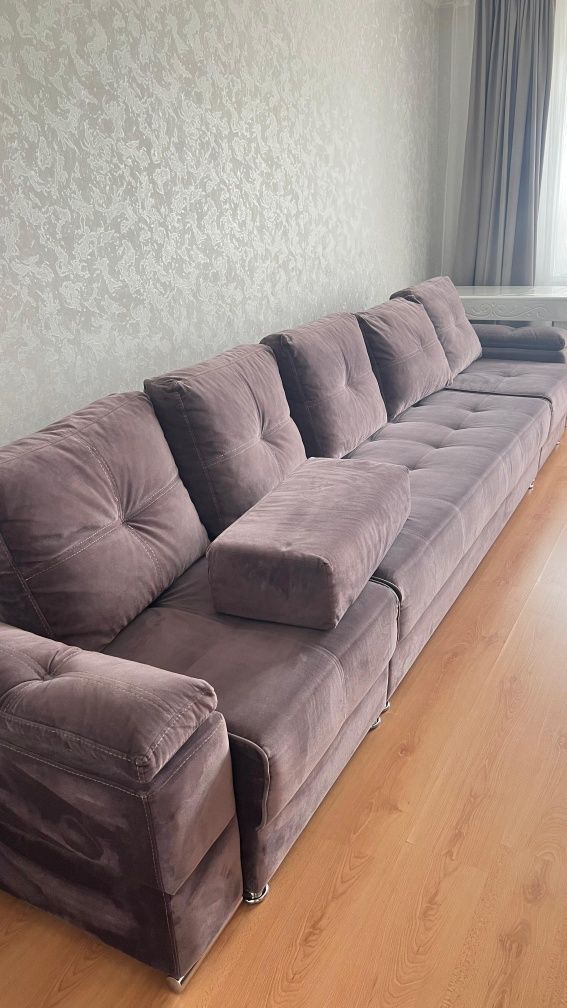 Продается диван в гостиную