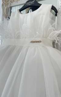 Прекрасна бяла официална рокля contract за кръщене   86 размер