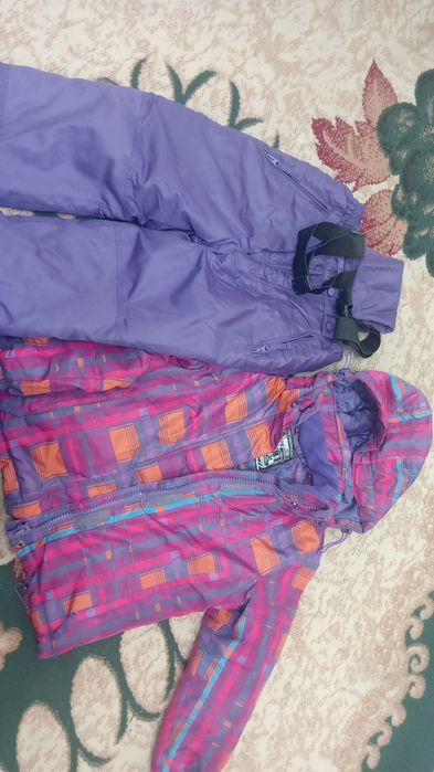 Зимние комбинезоны,8-9 лет,б/у, почти новая,Бир рет киілген.8000 тг.