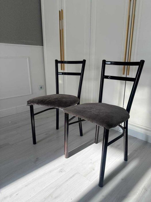 Продаются 4 стула в хорошем состоянии