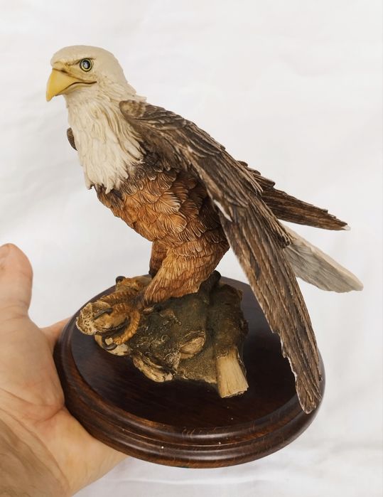 Figurină decorativă Vultur din Colecția Country Artist, din rășină
