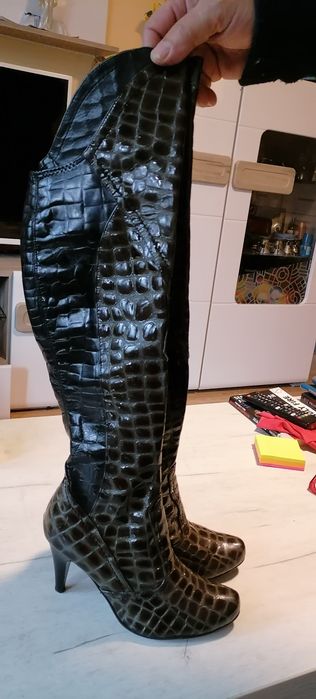 Reduc. cizme piele,36 peste genunchi, speciale prin design si culoare