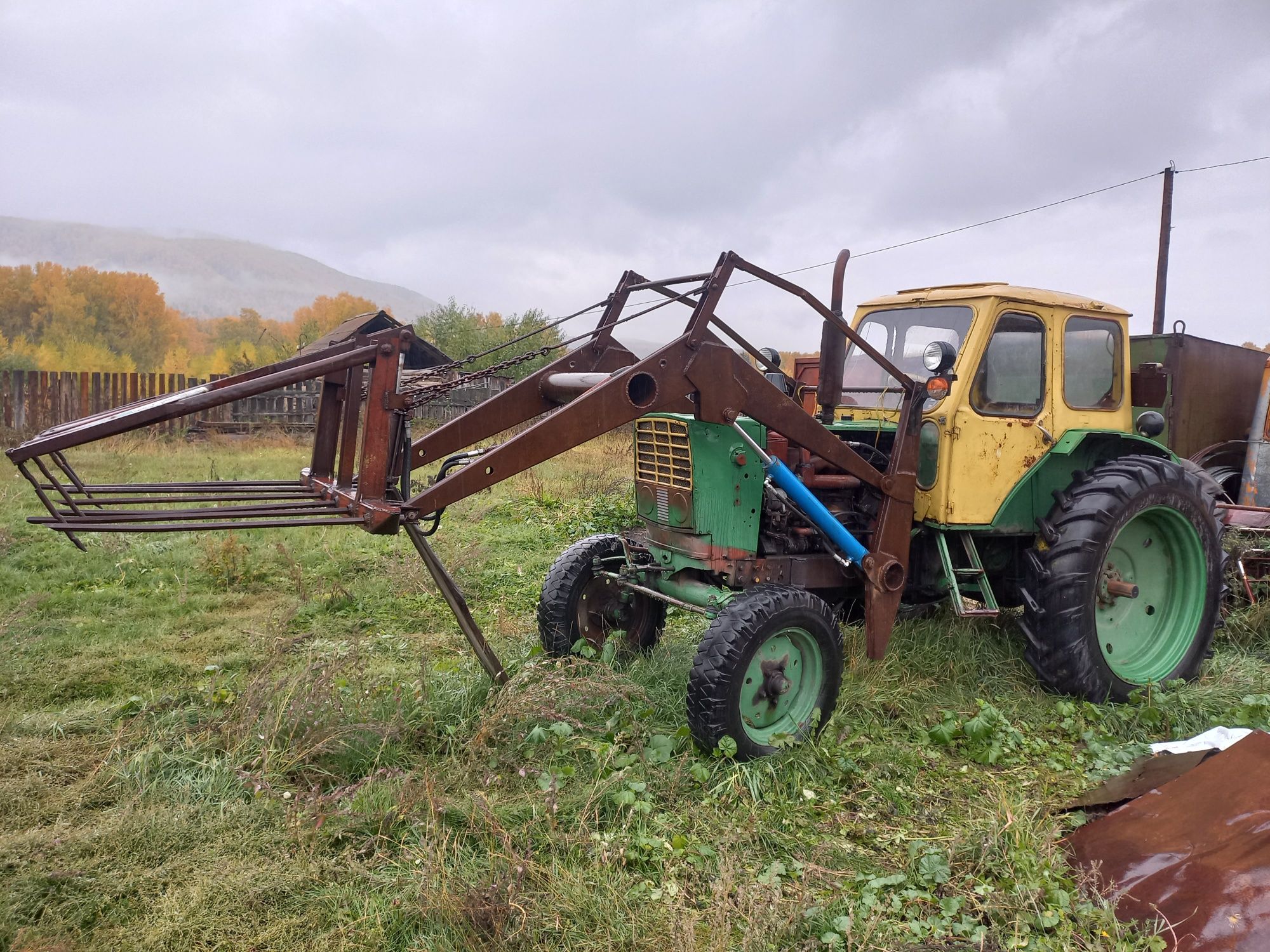 Продам трактор ЮМЗ в хорошем техническом состоянии.