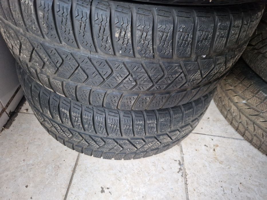 Anvelope Iarnă Pirelli 215 60 16