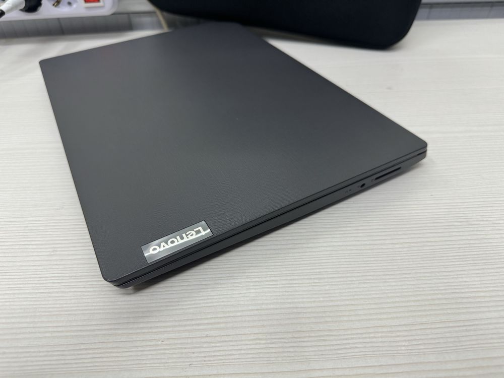 ноутбук Lenovo компактный легкий тонкий быстрый ОЗУ 8gb SSD 128gb