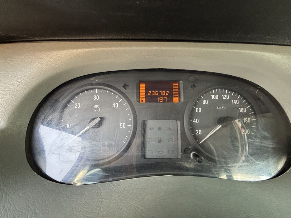 Opel Vivaro 8+1 locuri | 2007 | 236782 km | Stare excelentă