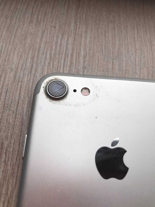 iPhone 7 Silver 32GB – Работи отлично
