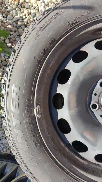 Продавам 4 бр гуми с джанти зимни 205/55/16 91H DOT4320 и DOT3524