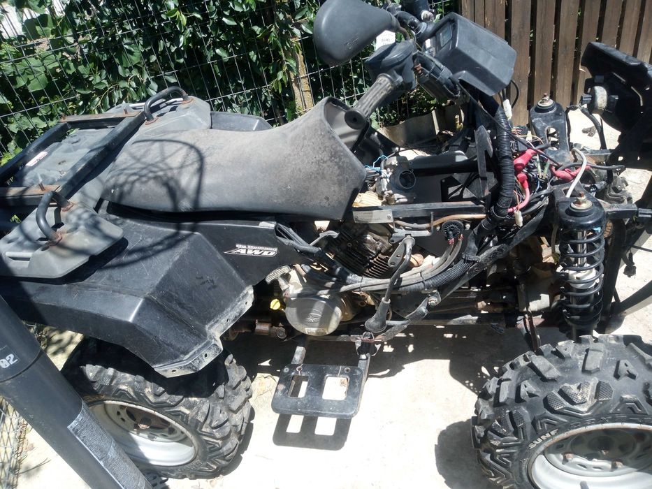 Dezmembrez polaris hawkeye 300/400