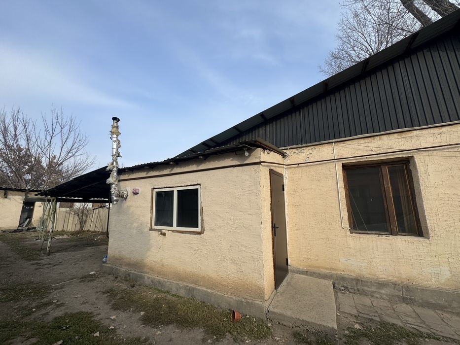 Срочно. Продаётся уютная часть дома со своим участком