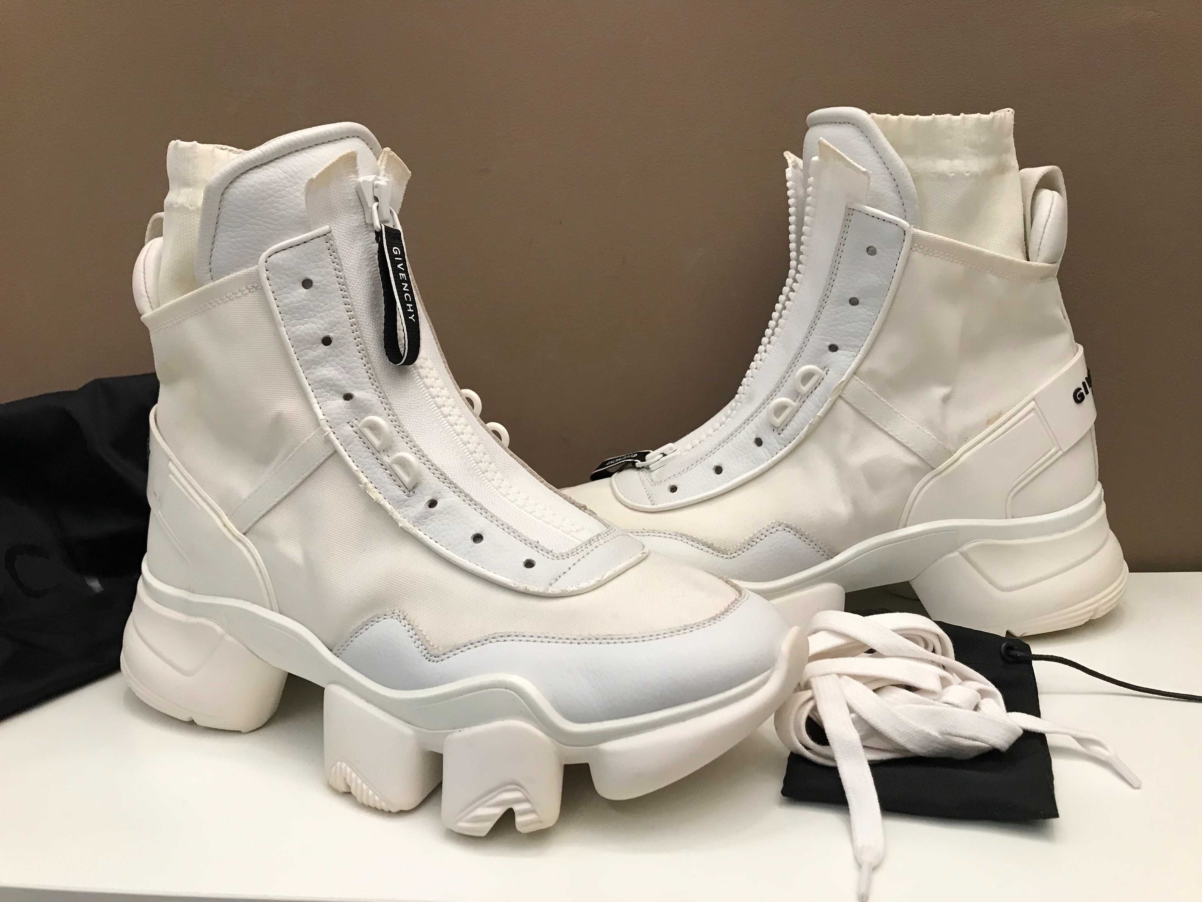 Givenchy ghete 41-42 autentice, full box, retail 880 euro