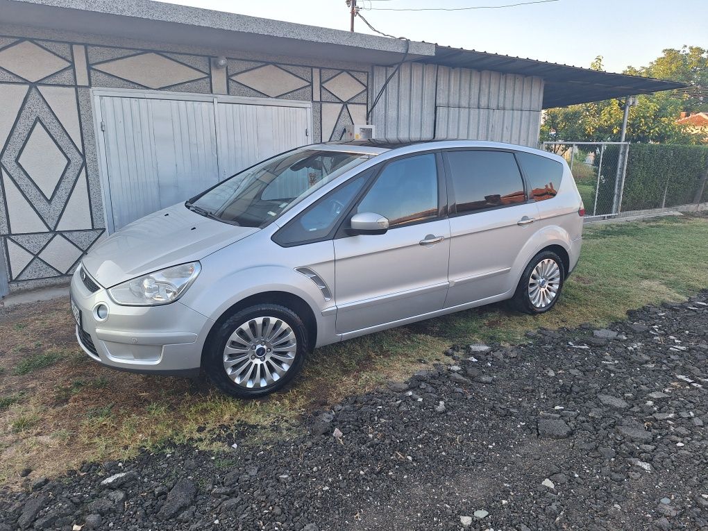 Форд Smax 2010 година