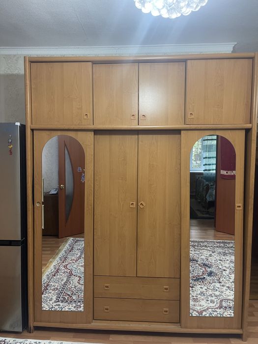 Прадам шкаф , б/у. Вместительный