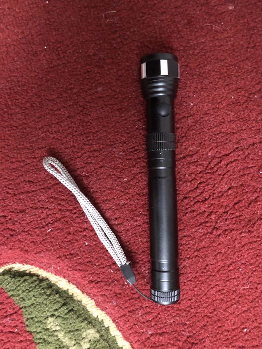 Фонарик срочно продам!