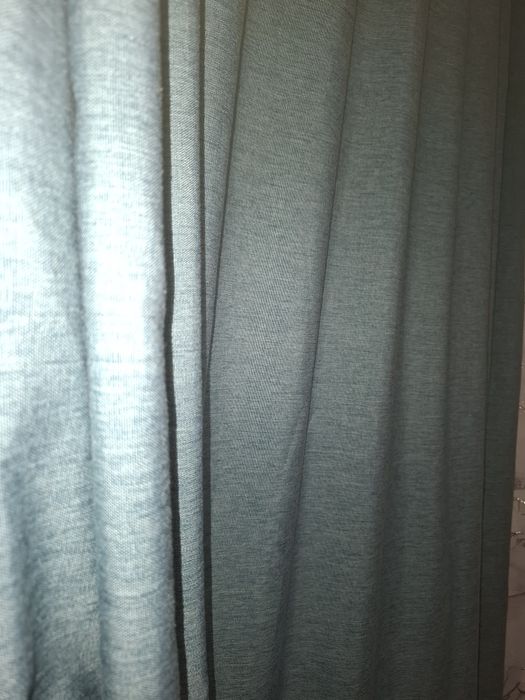 Продам шторы, цвет на фото, размер 2*2,5 каждая, цена 7000 тг