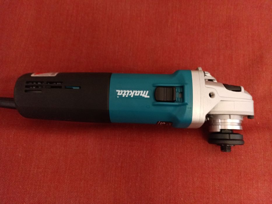 Болгарка Makita 9565 CVR 1400ВТ.