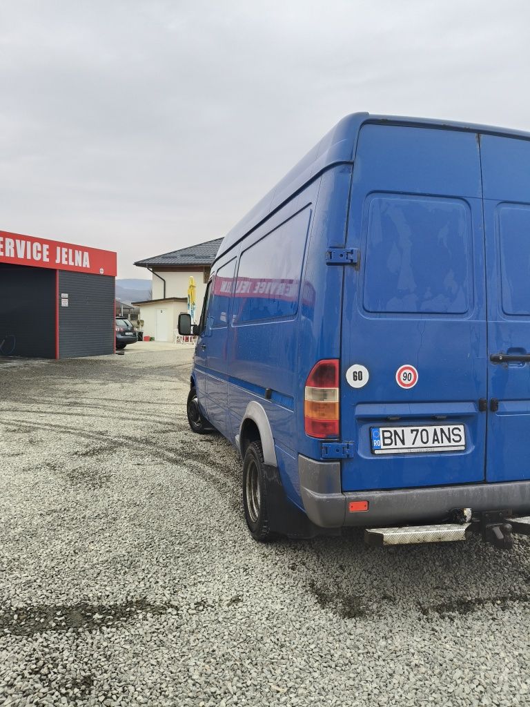 Mercedes sprinter