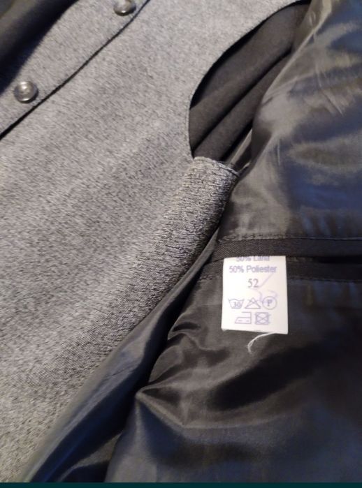 Costum bărbat ,mărime 52,negru cu gri