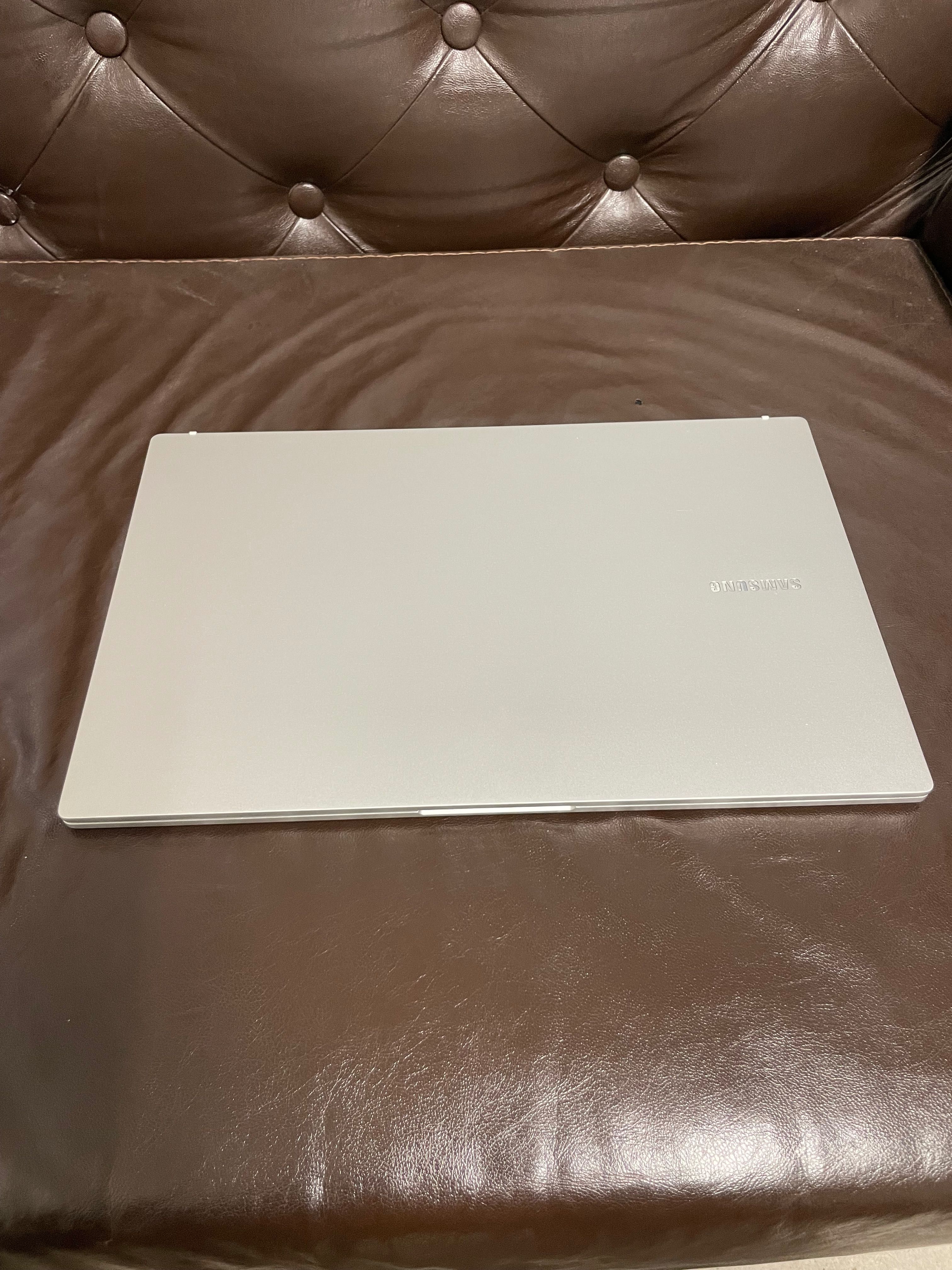 Samsung NP750XEE i7 12th Gen 16GB RAM 512GB SSD