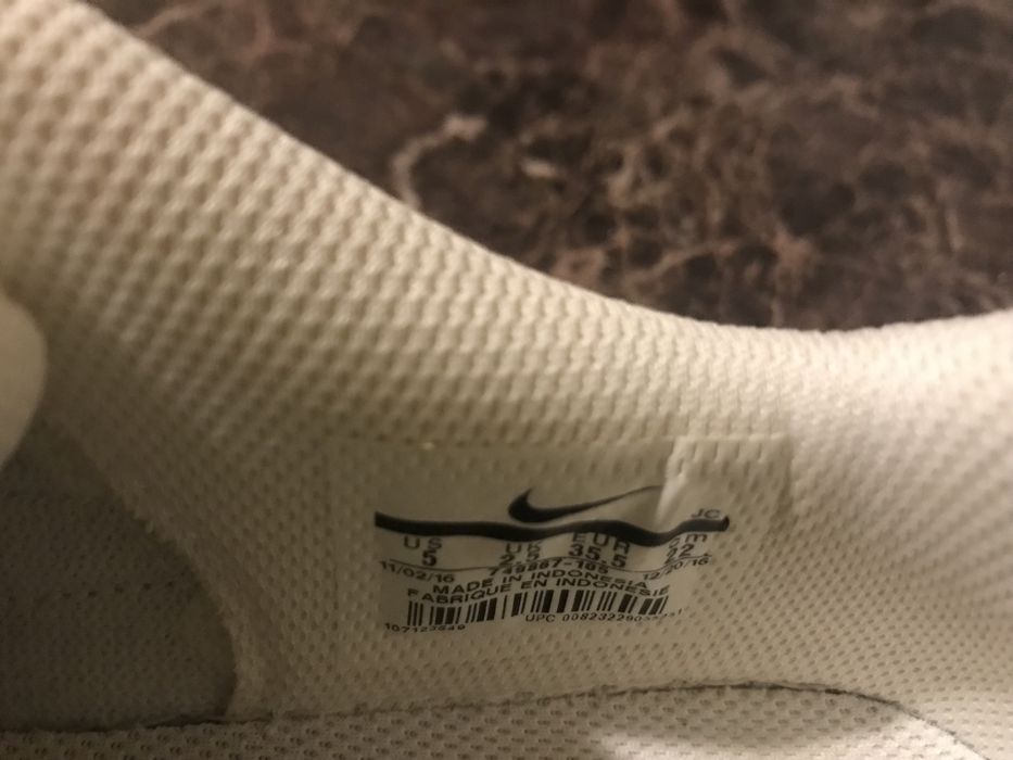 Adidasi Dama Nike marime 35,5