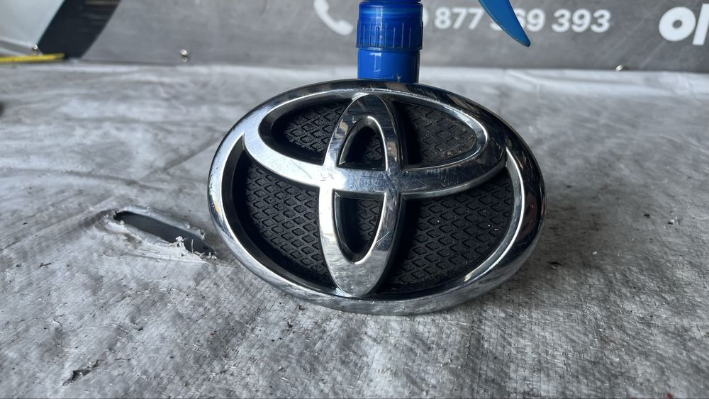Toyota Yaris 2 емблема