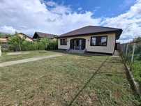 Casa  crevedia/3 camere/ 140mp /400 m teren