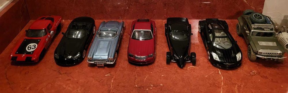 Колекционерски модели метални колички мащаб 1/18