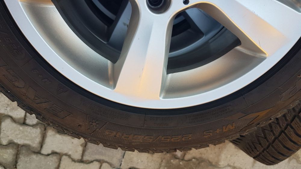 Vând set roti iarna 225x55 r16 de aliaj