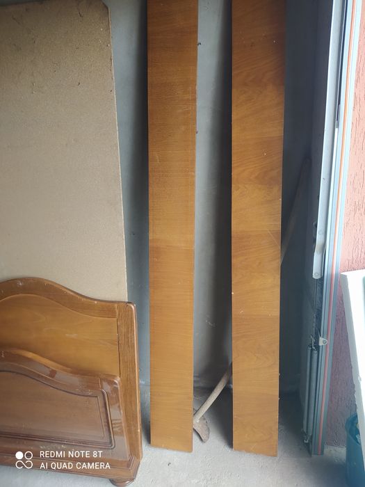 Vând pat de o  persoană  stejar fara saltea