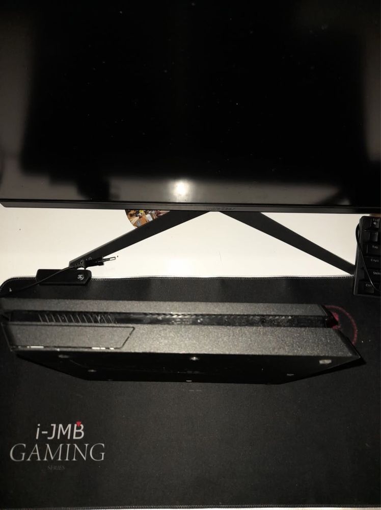 Ps 4 slim folosit 3 luni