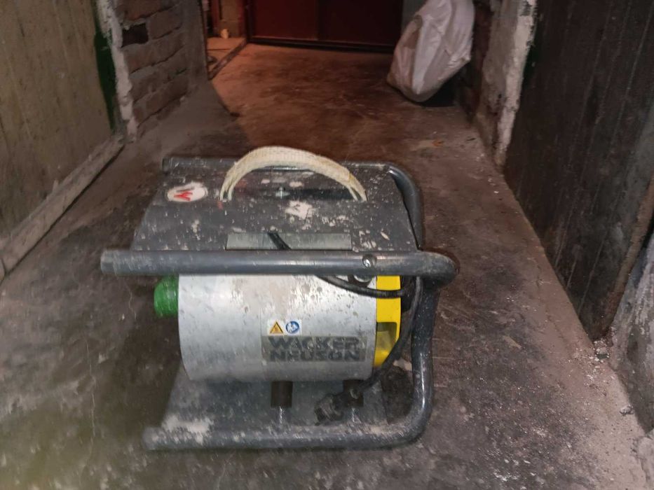 Продавам захранваща станция "Wacker" Neuson, монофазна