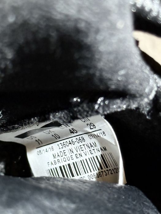 Jordan 11 Negru cu alb marimea 45