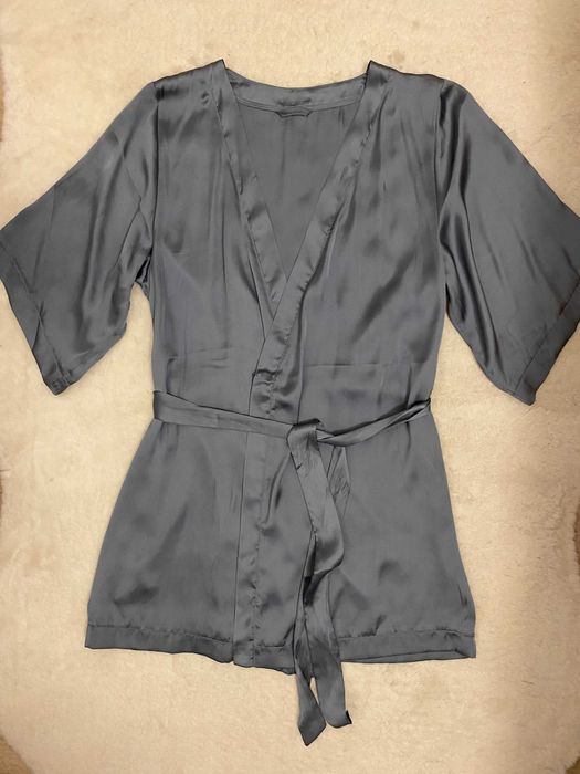 Halat satin gri argintiu, 3/4, scurt, cu cordon, nou, marime S/36