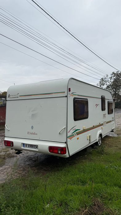 Каравана със френска спалня