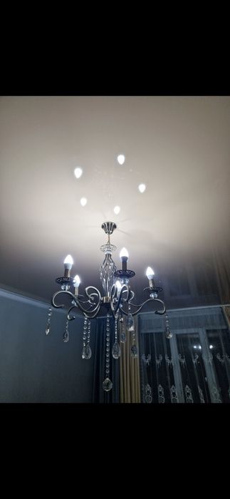 Продам срочно люстру