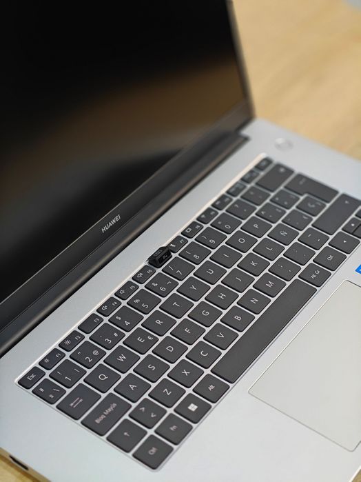 Huawei MateBook D15 / Core i5-1155G7 / 16GB DDR4 / SSD 512GB / 15.6”