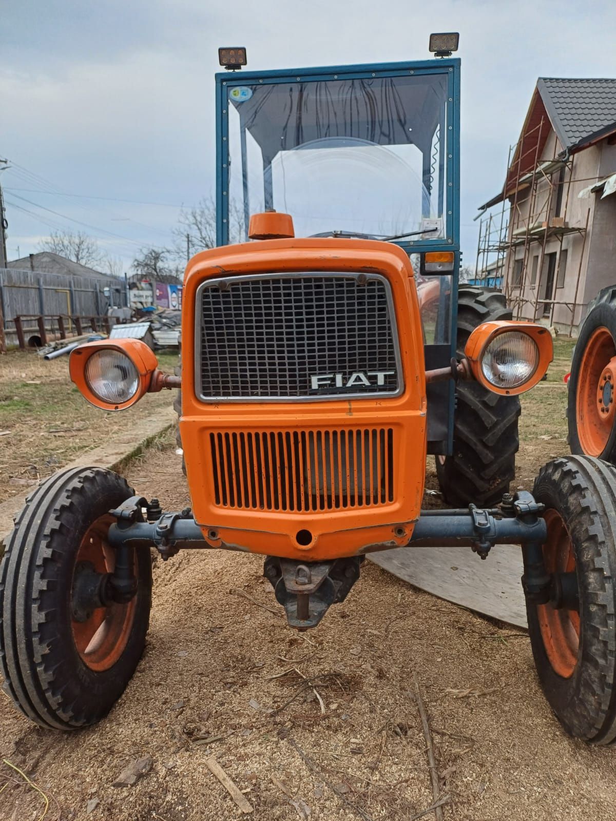 Vând tractor fiat 415