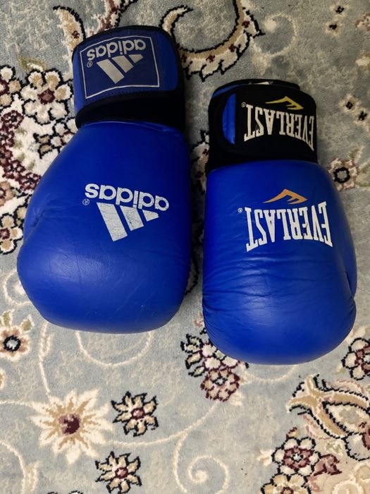 Продаю Футый и Перчатка и Шлем