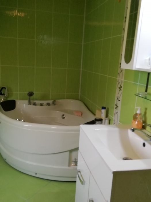 Casă în Călinești de vânzare vis-a-vis de benzinaria Mol