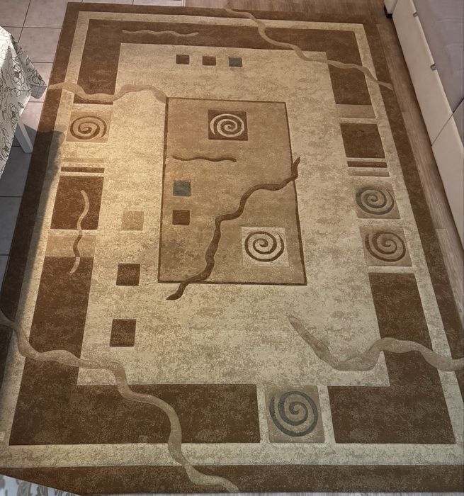 Ковер 2,5*3,5м б/у в хорошем состоянии